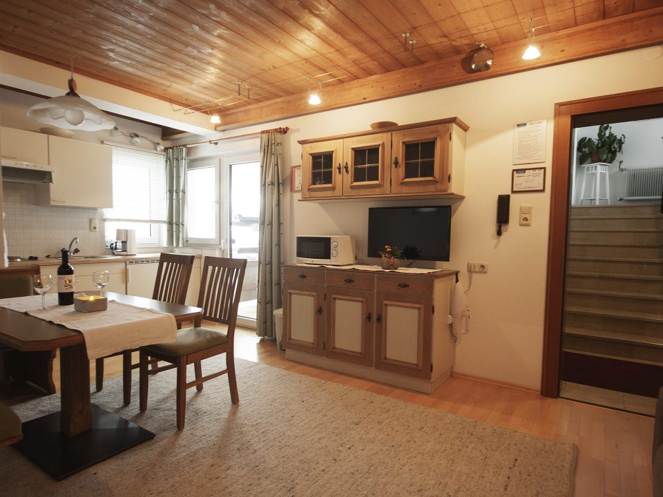 gallery-item